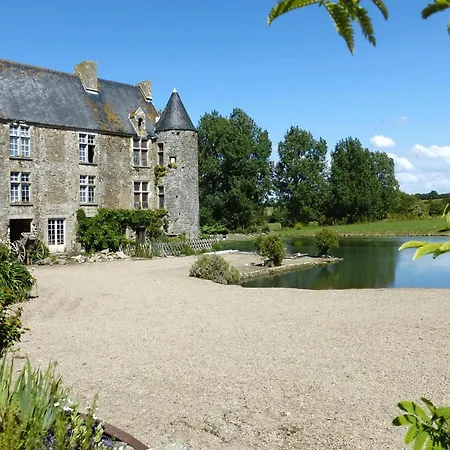 On A Beautiful Medieval Estate 펜션