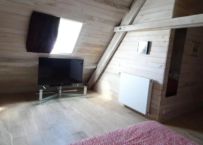 펜션 On A Beautiful Medieval Estate Saint-Lo-d'Ourville