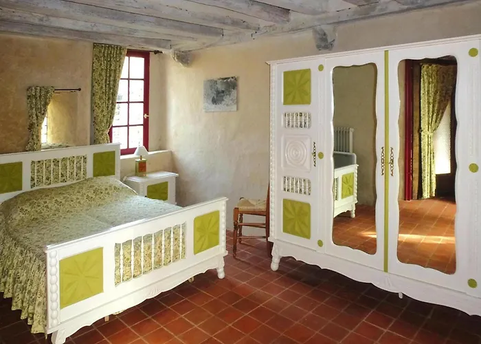 On A Beautiful Medieval Estate 펜션 Saint-Lo-d'Ourville